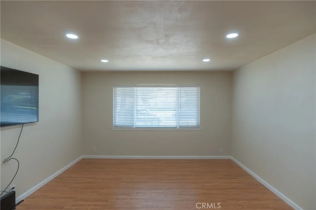 Photo of 2617 Agnes