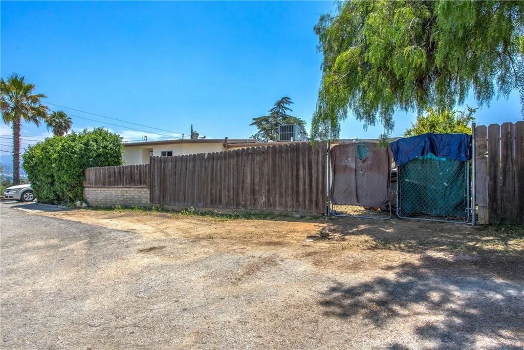 Photo of 12190 Gladys