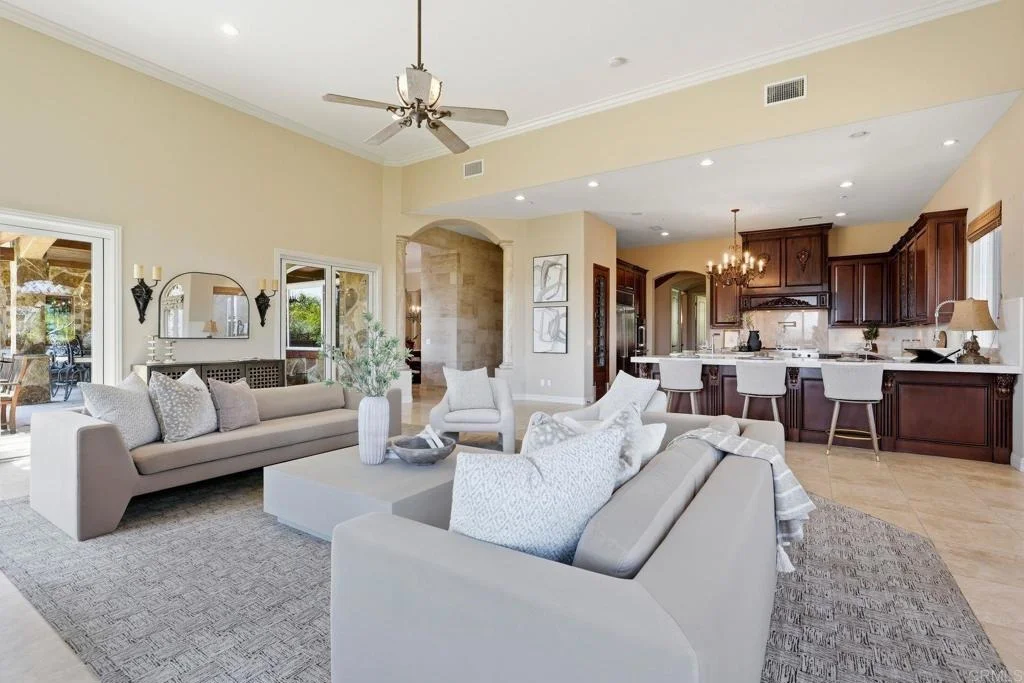 Photo of 2484 Dos Lomas