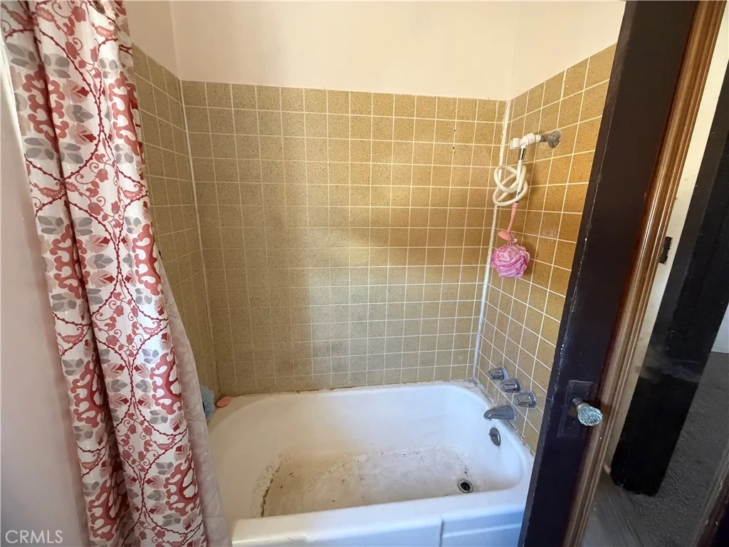 Photo of 567 W Yermo