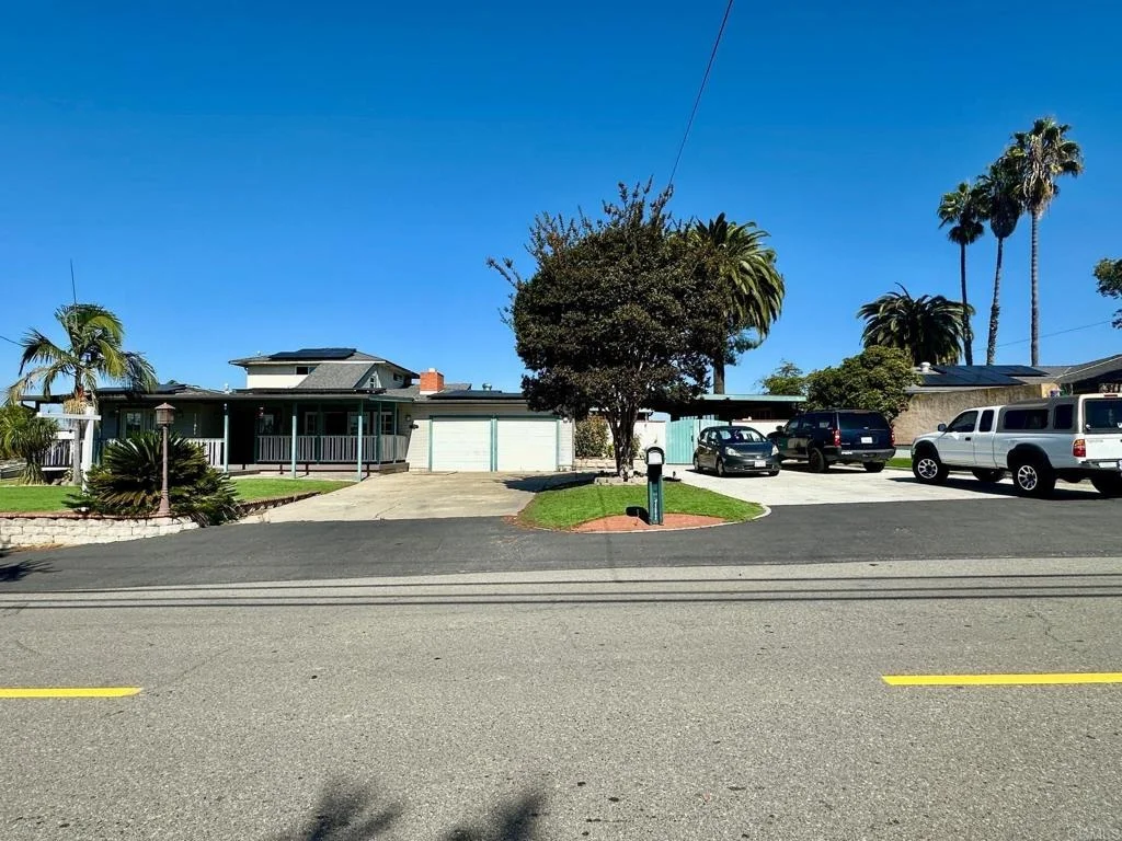 Photo of 880 Crest View Rd