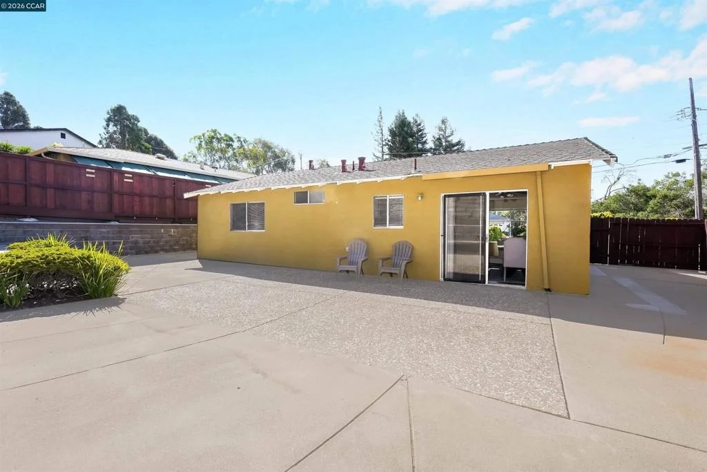 Photo of 2506 Henry Ave