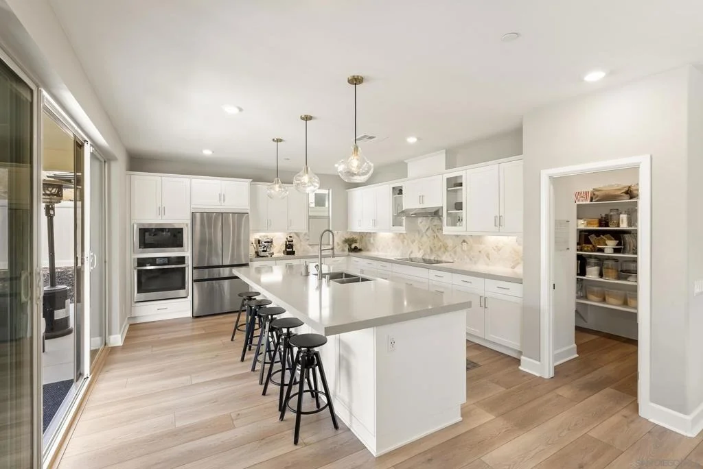 Photo of 944 Lindbergh