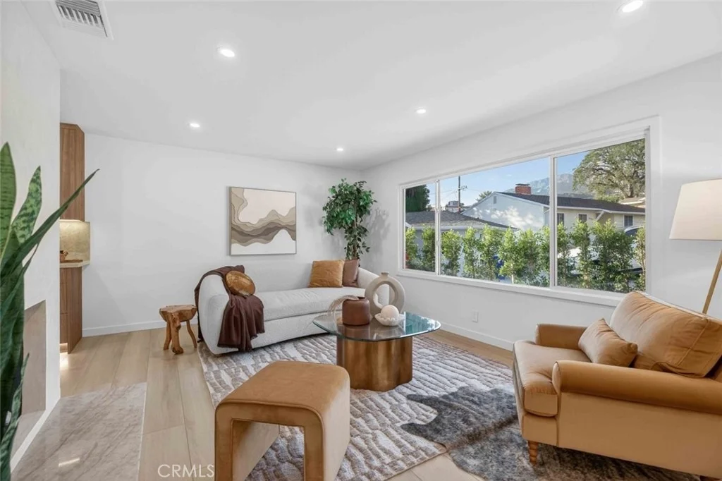 Photo of 6433 Creemore Lane