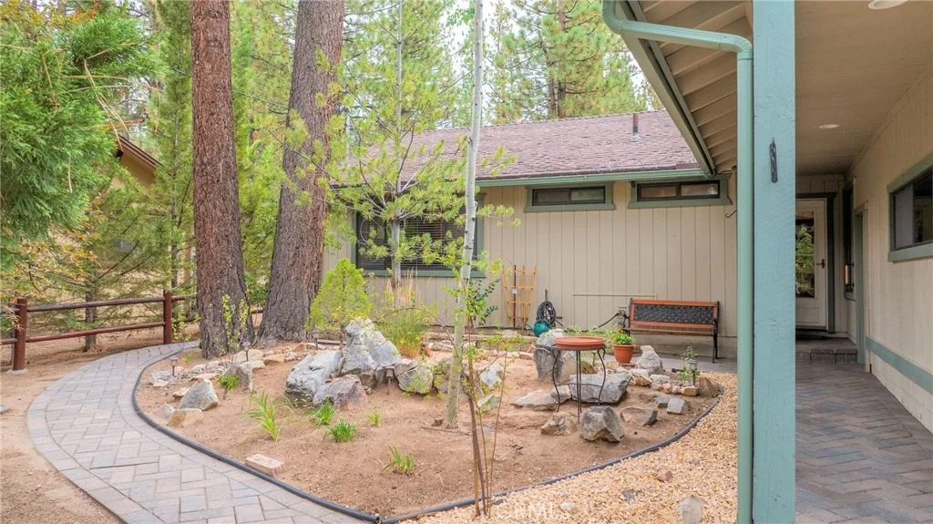Photo of 824 Mountain Lane