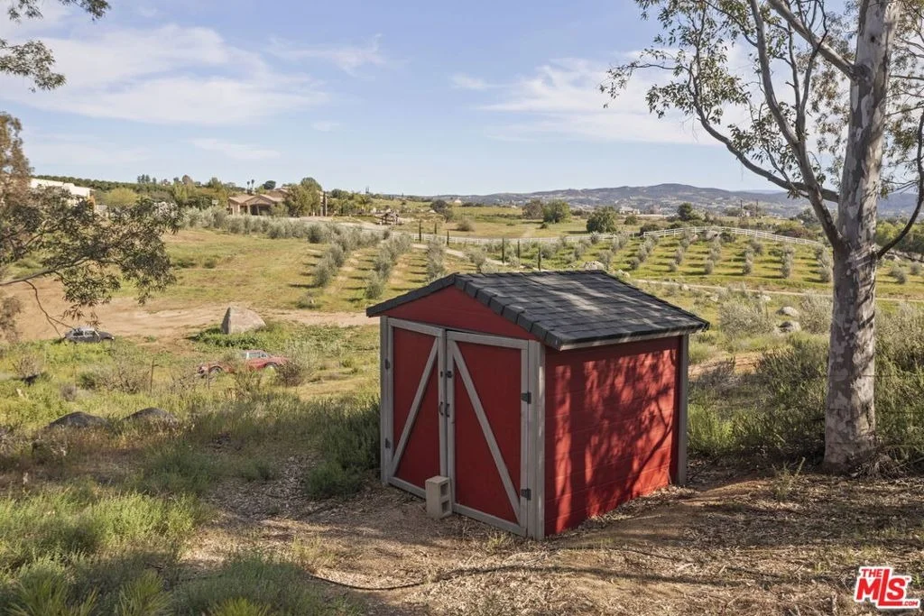 Photo of 36880 E Benton Road