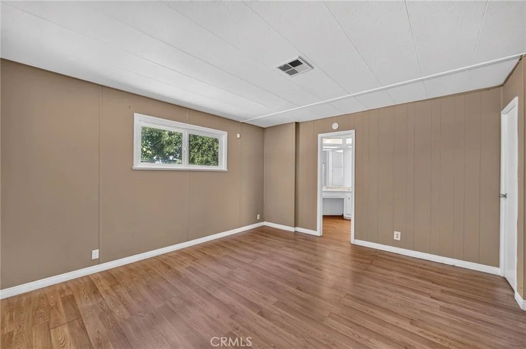Photo of 39346 Contreras