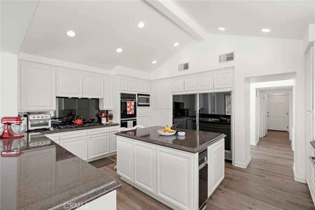 Photo of 1582 White Alder