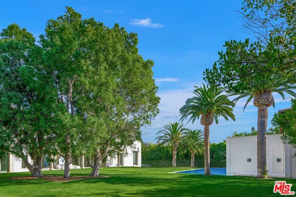 Photo of 133 S Mapleton Drive