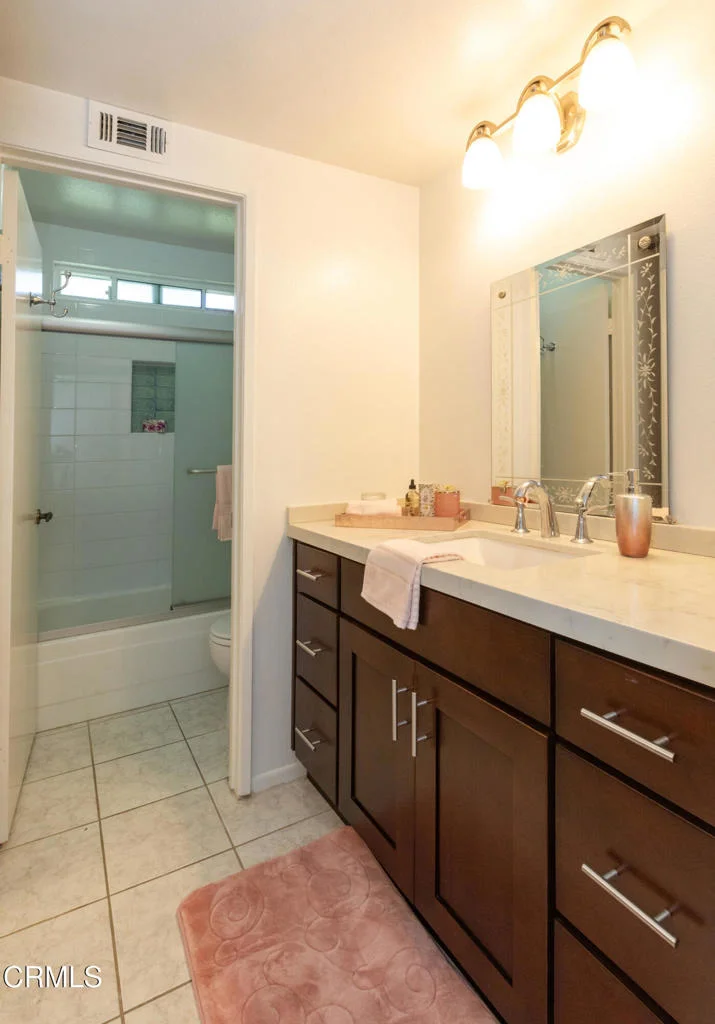 Photo of 44159 Village 44