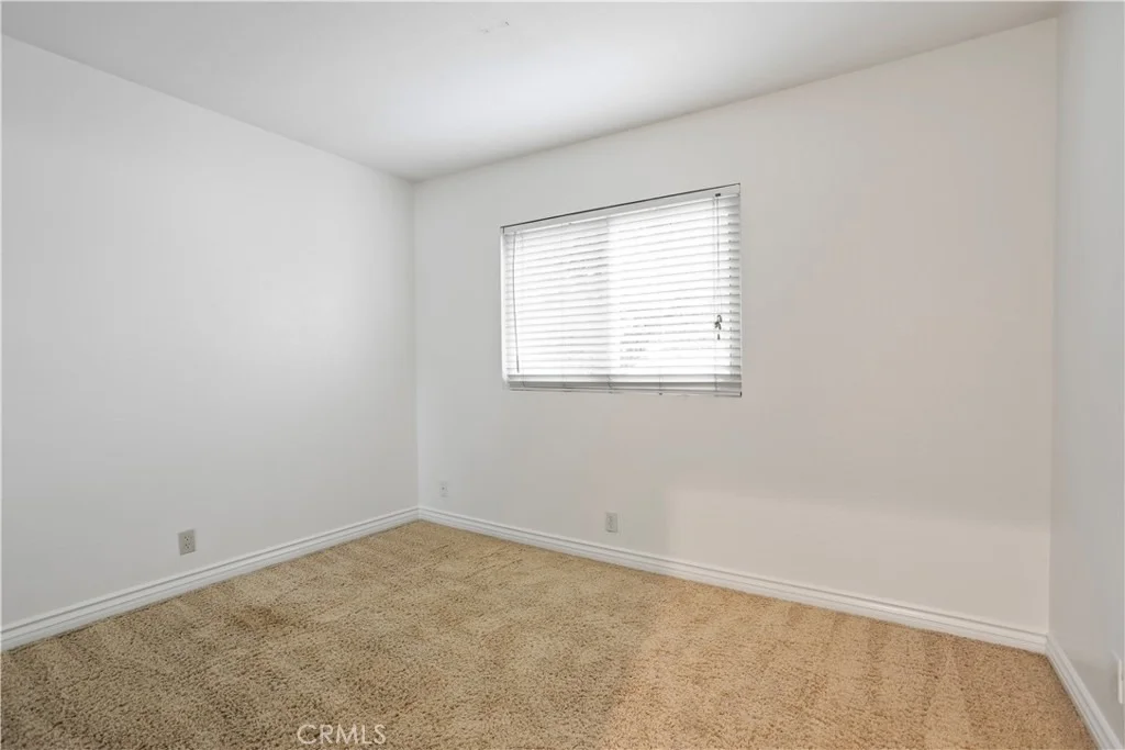 Photo of 1676 Sumac