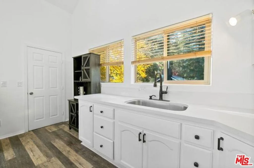 Photo of 993 Cameron Drive