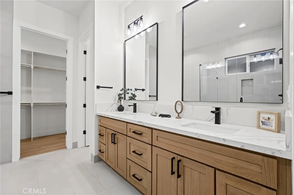 Photo of 1677 Paradisewood Drive