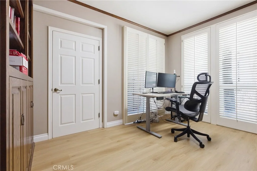 Photo of 651 Edith