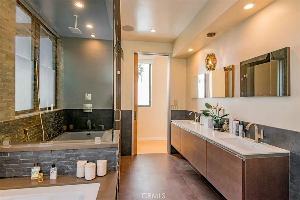 Photo of 708 Hampton Drive