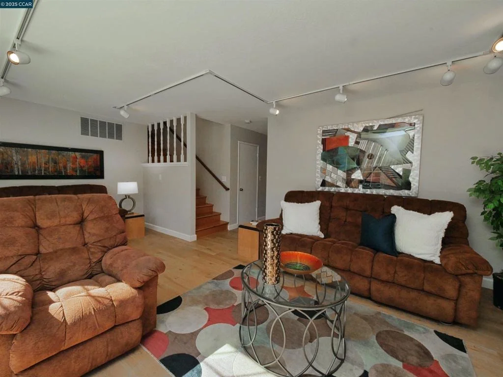 Photo of 4044 Cowell Road