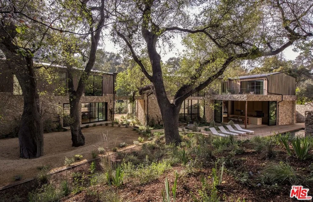 Photo of 3274 Oakdell Road