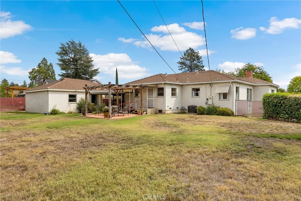 Photo of 319 S Merrill Avenue