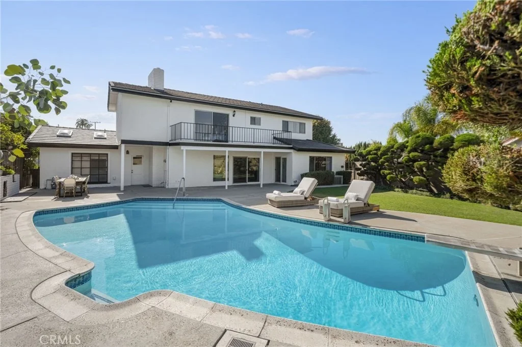 Photo of 890 N Hillside Drive