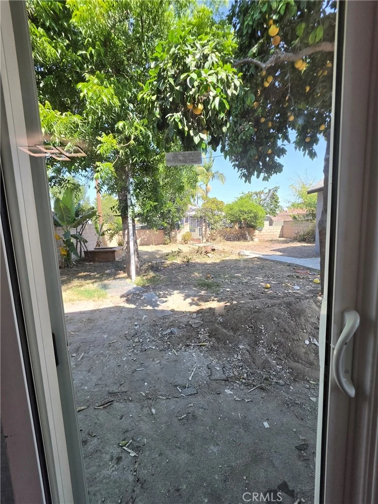 Photo of 4660 Paramount