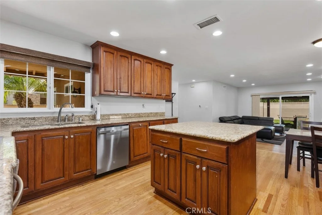 Photo of 4641 Sharon