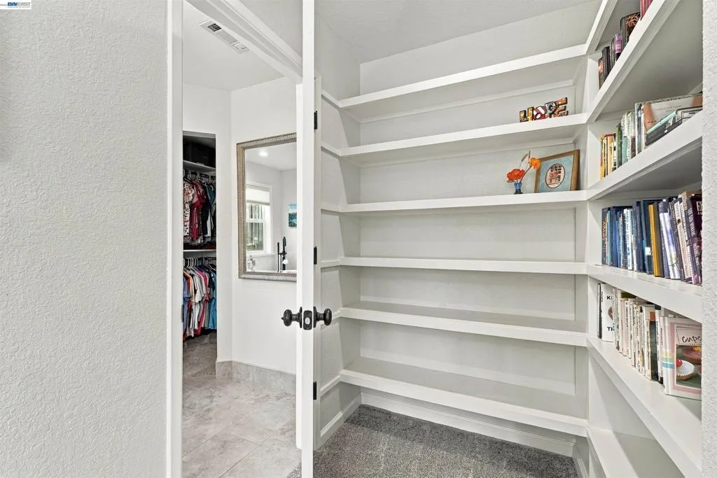 Photo of 3079 Bernard Ave