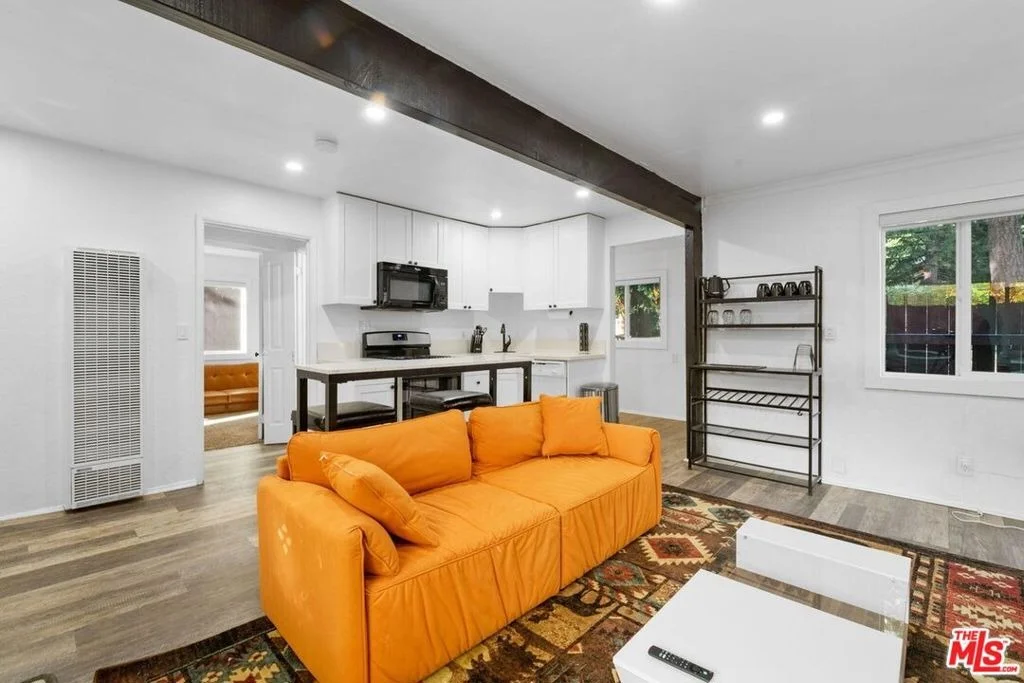 Photo of 993 Cameron Drive