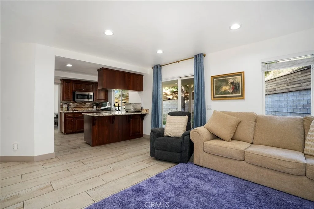 Photo of 10110 Sunland Boulevard