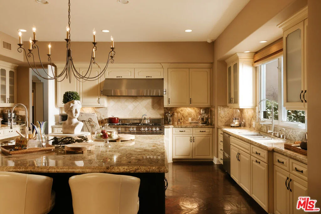 Photo of 2700 Benedict Canyon Drive