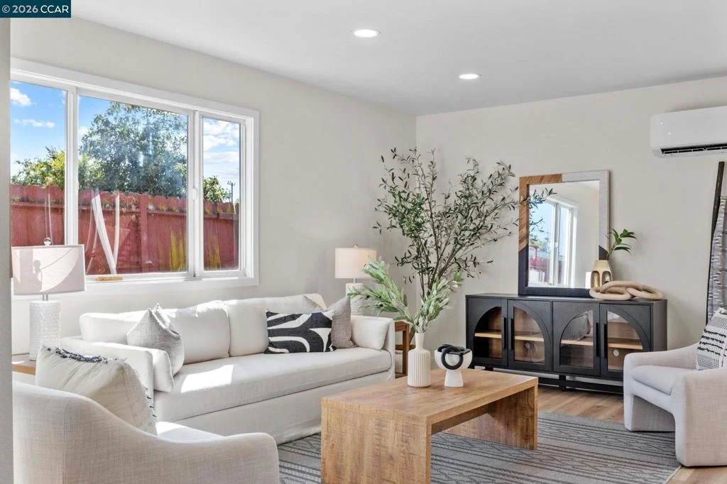 Photo of 2697 Mayfair