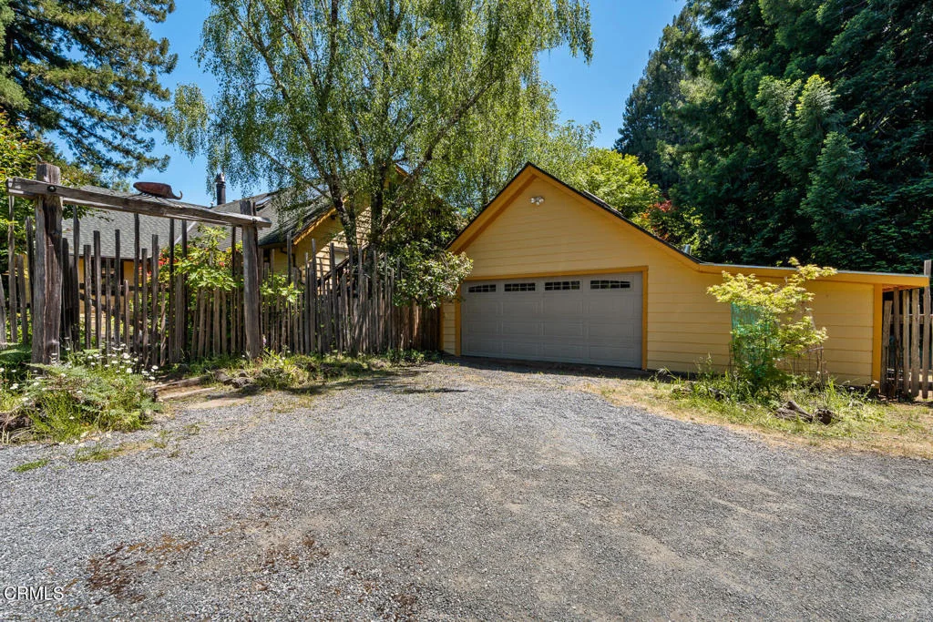 Photo of 31501 Comptche Ukiah Road