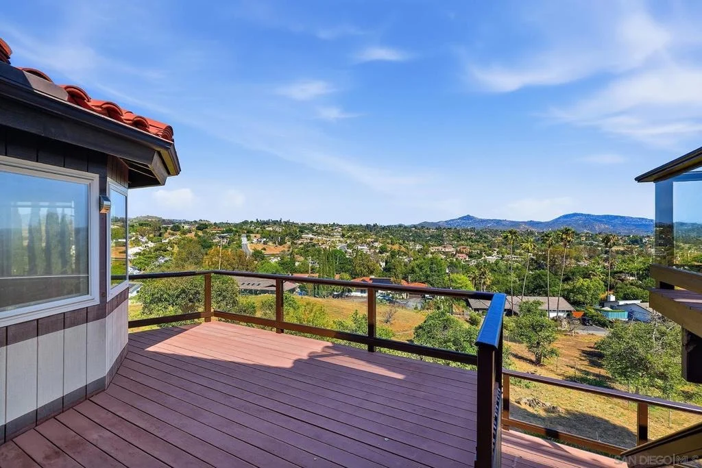 Photo of 2448 Royal Crest