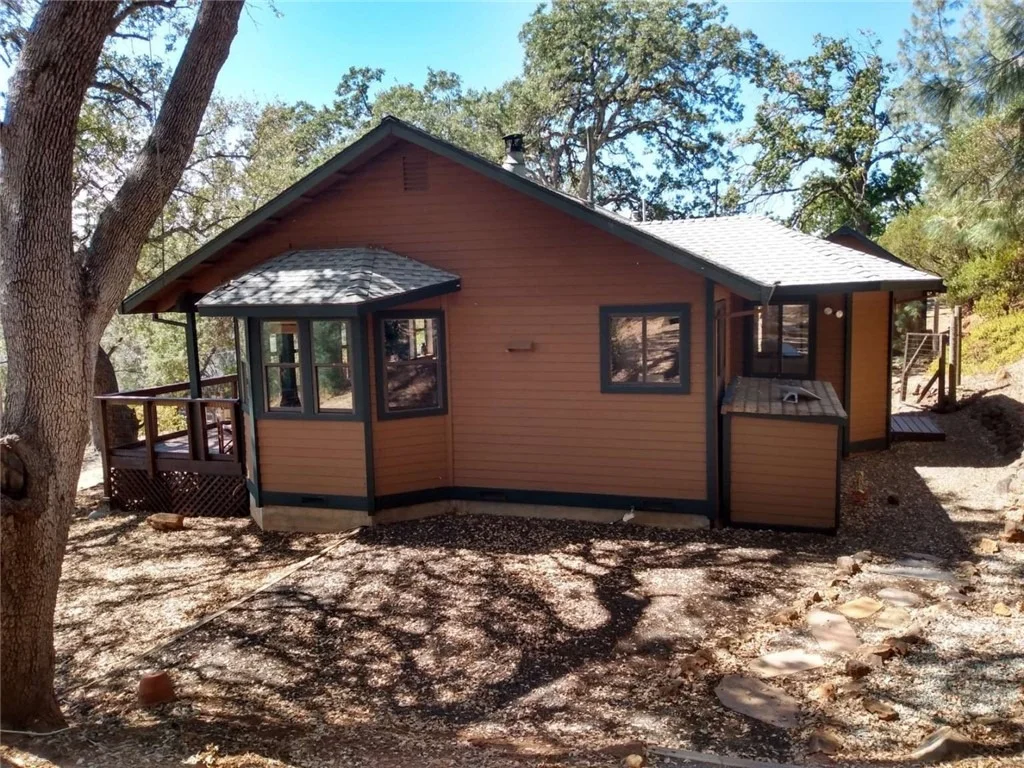 Photo of 16934 Hofacker Lane
