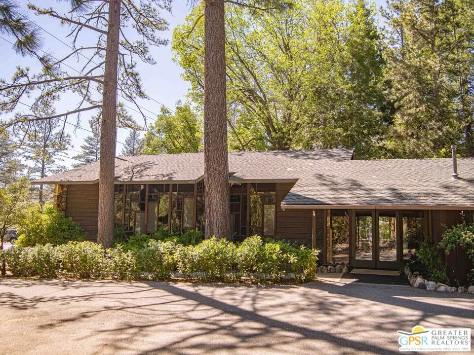 Photo of 25970 Cedar Street