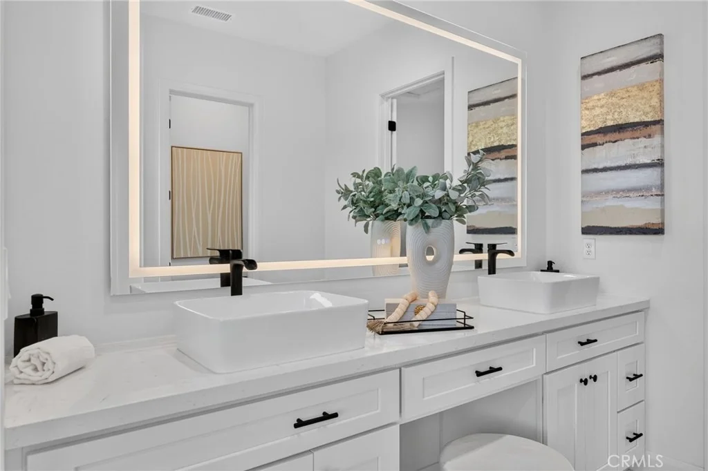 Photo of 4574 Valle Del Sol