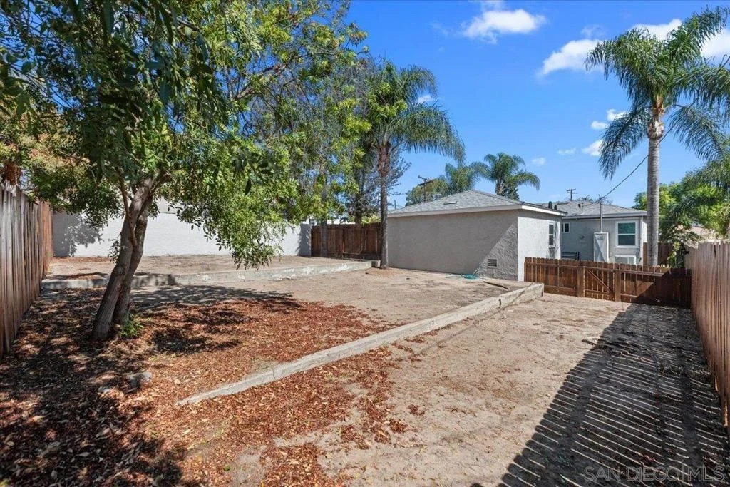 Photo of 4394 Pomona Ave