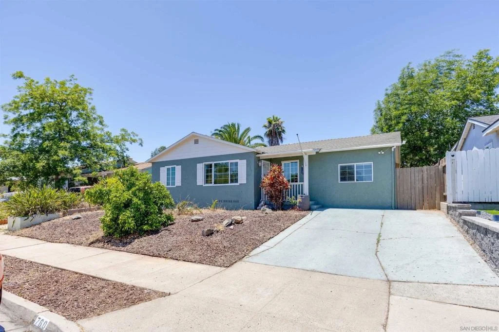 Photo of 760 El Monte Rd
