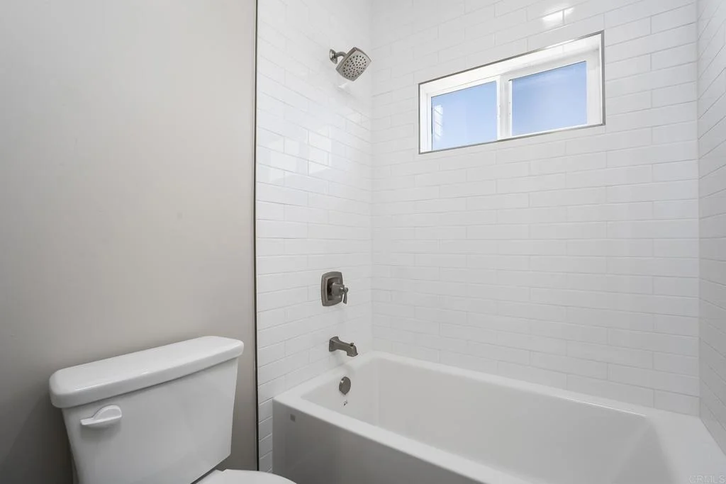 Photo of 3900 Rojo Tierra