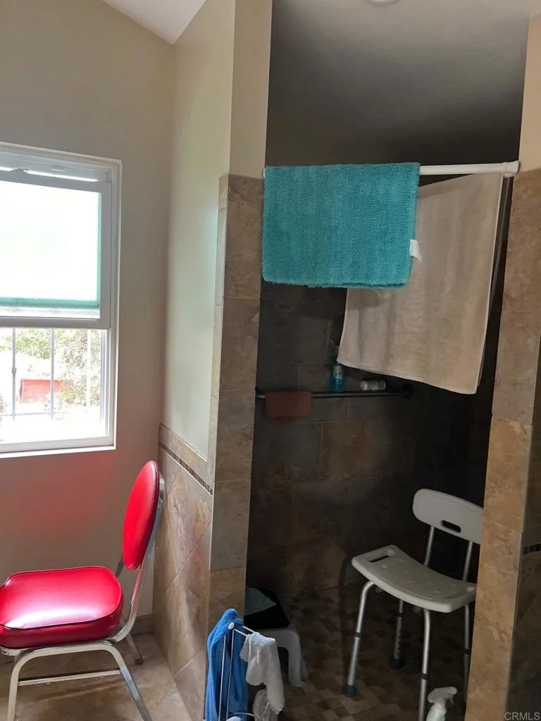 Photo of 6119 Broadway