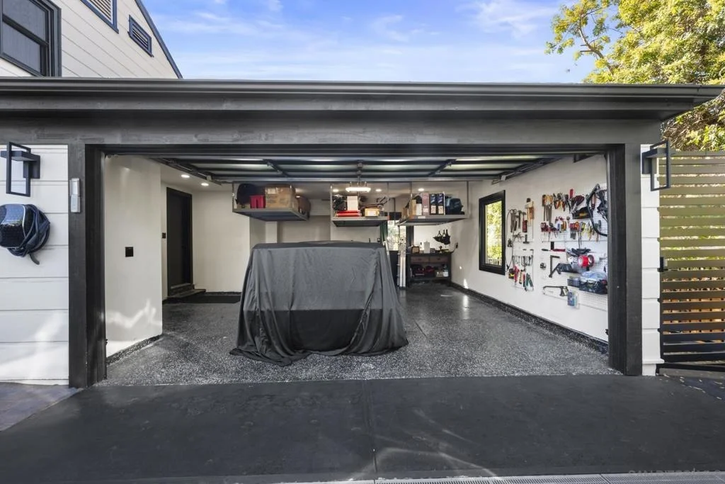 Photo of 3252 Front Street