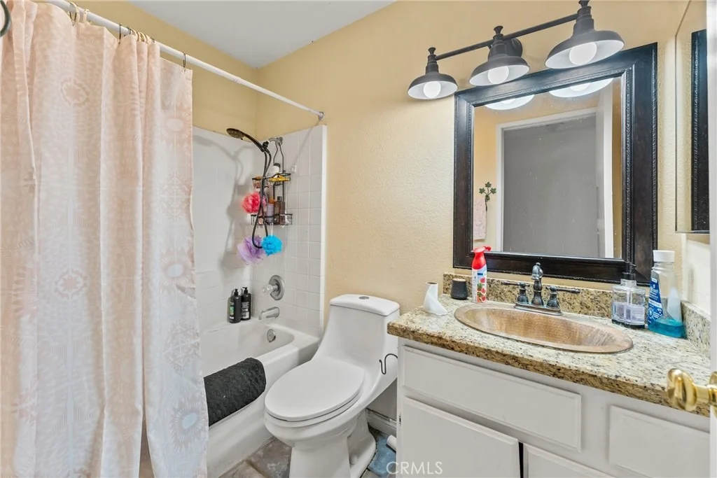 Photo of 955 Peacock Dr