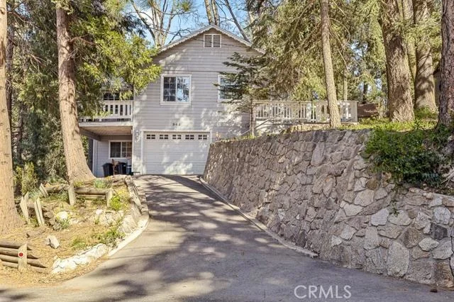 Photo of 963 Chateau Drive