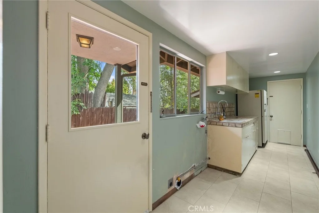 Photo of 1455 La Perla