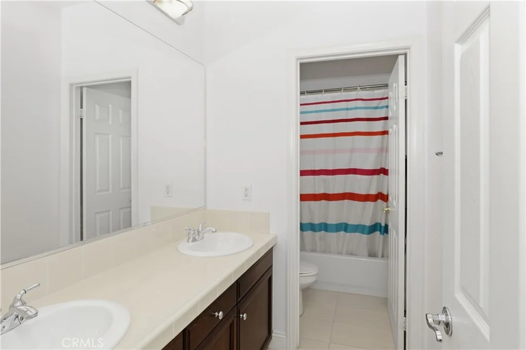 Photo of 15979 Skyridge