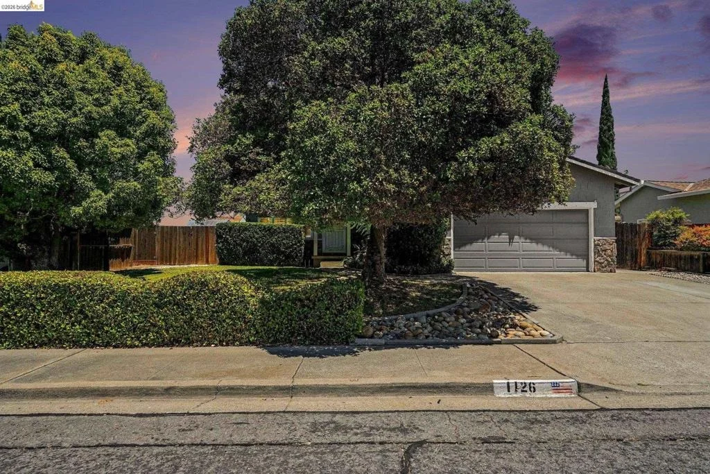 Photo of 1126 Mission Dr
