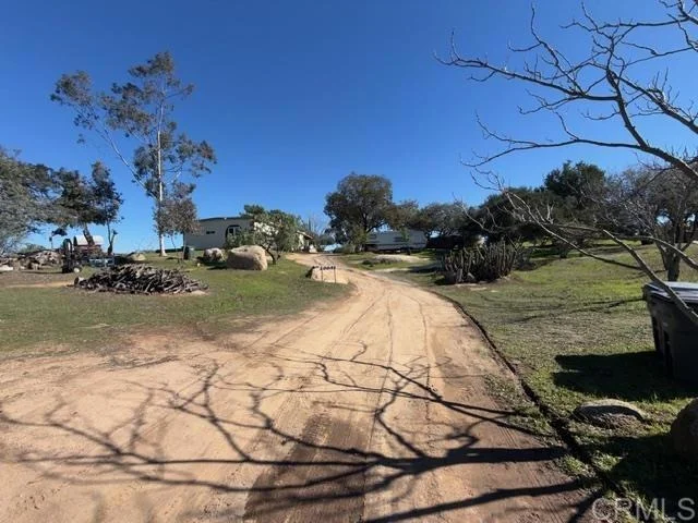 Photo of 20042 Deerhorn Valley Road