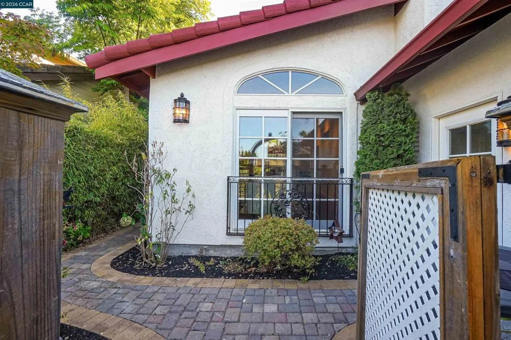 Photo of 100 Opal Ct
