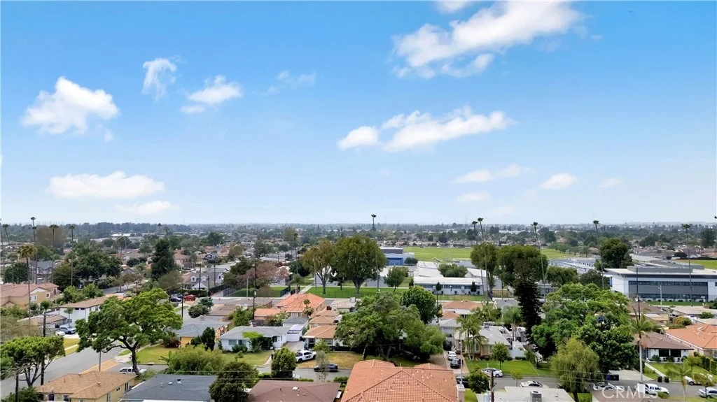 Photo of 9714 Paramount
