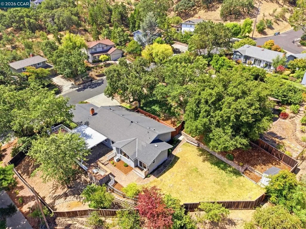 Photo of 930 Sousa Dr