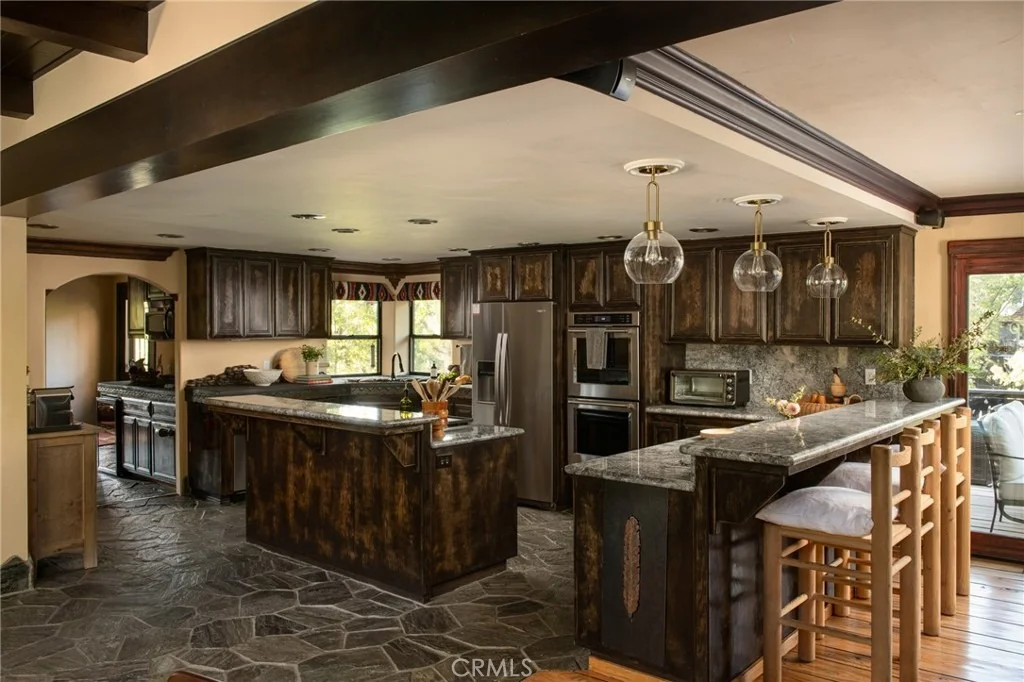 Photo of 942 Lake Edge